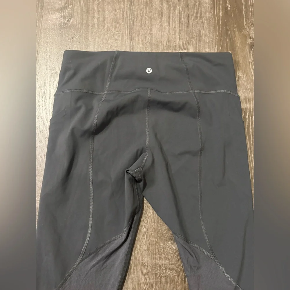 Lululemon Pace Rival High Rise Crop 22” in Graphite Grey Size 12
